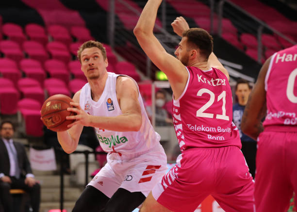 也是对足球 也是对足球